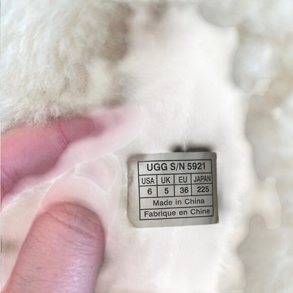 UGG Suburb Crochet Winter Boots Size 6 - Picture 3 of 4